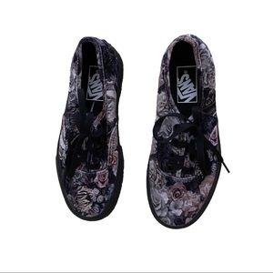 Women’s Vans size 5. Gently worn.